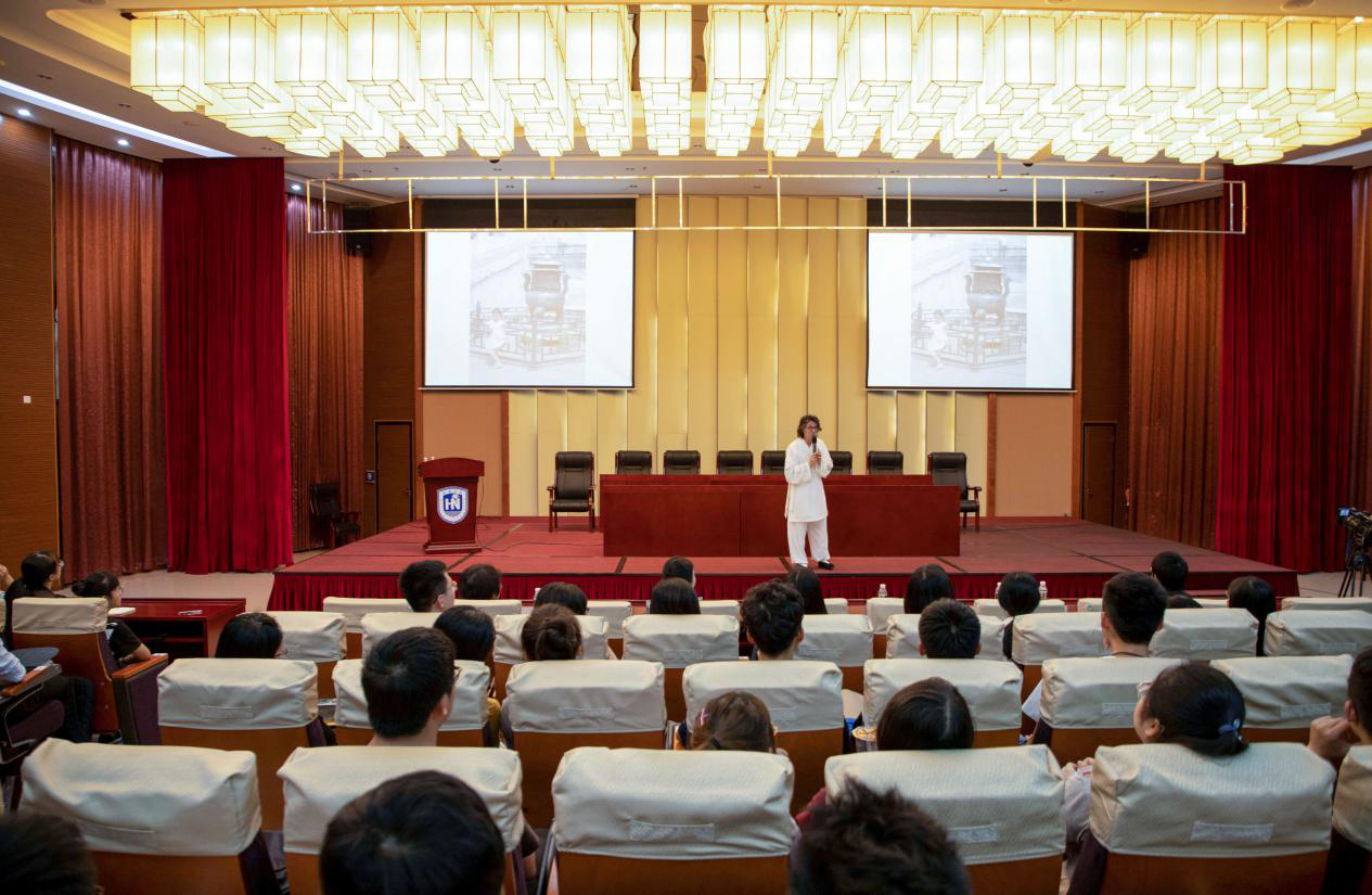 1554969945345373.png 图片1.png